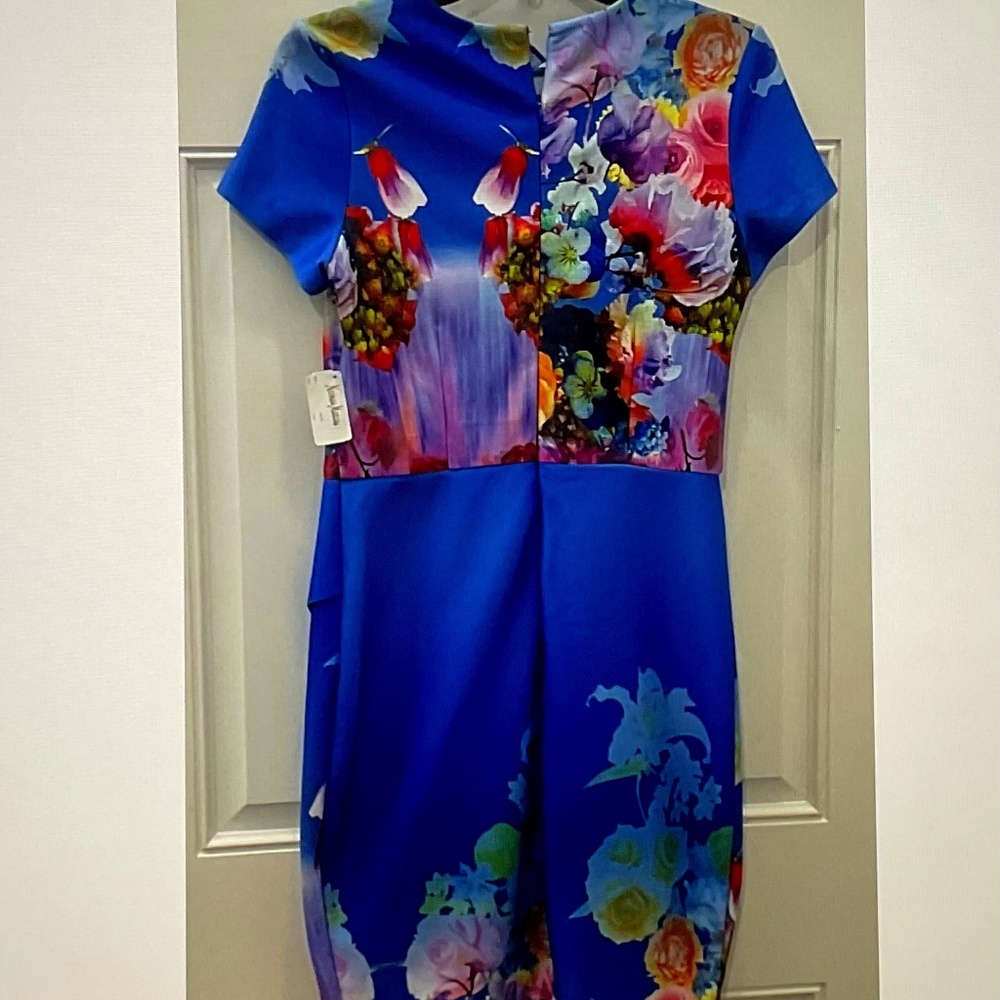 Neiman Marcus Crew Neck Back Zip Sheath Dress Size M .